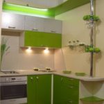 Κουζίνα με γκρίζες και ασπρόμαυρες προσόψεις