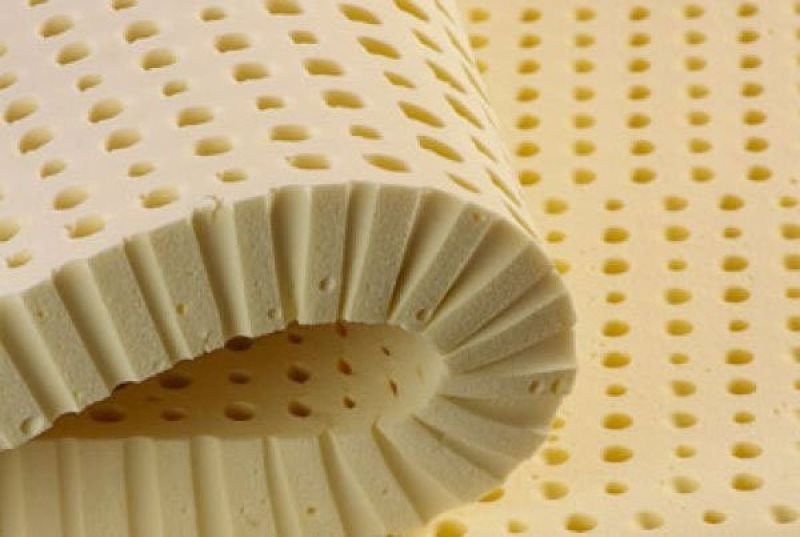 Espuma de poliuretano para un sofá de tipo directo.