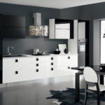 Kotak cenderung dengan cetakan