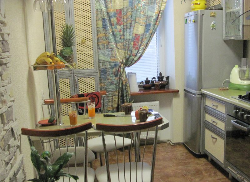 โต๊ะพับในครัวขนาดกะทัดรัด