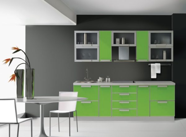 Γκρι χρώμα με ασβέστη στην κουζίνα