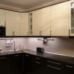 Light top and dark bottom - look harmonious and beautiful