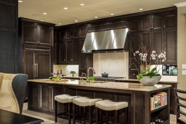 Dark tones of wenge combined with beige