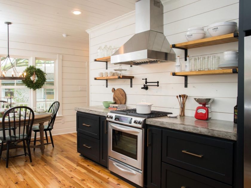 Κουκούλα από ανοξείδωτο χάλυβα σε σόμπα αερίου