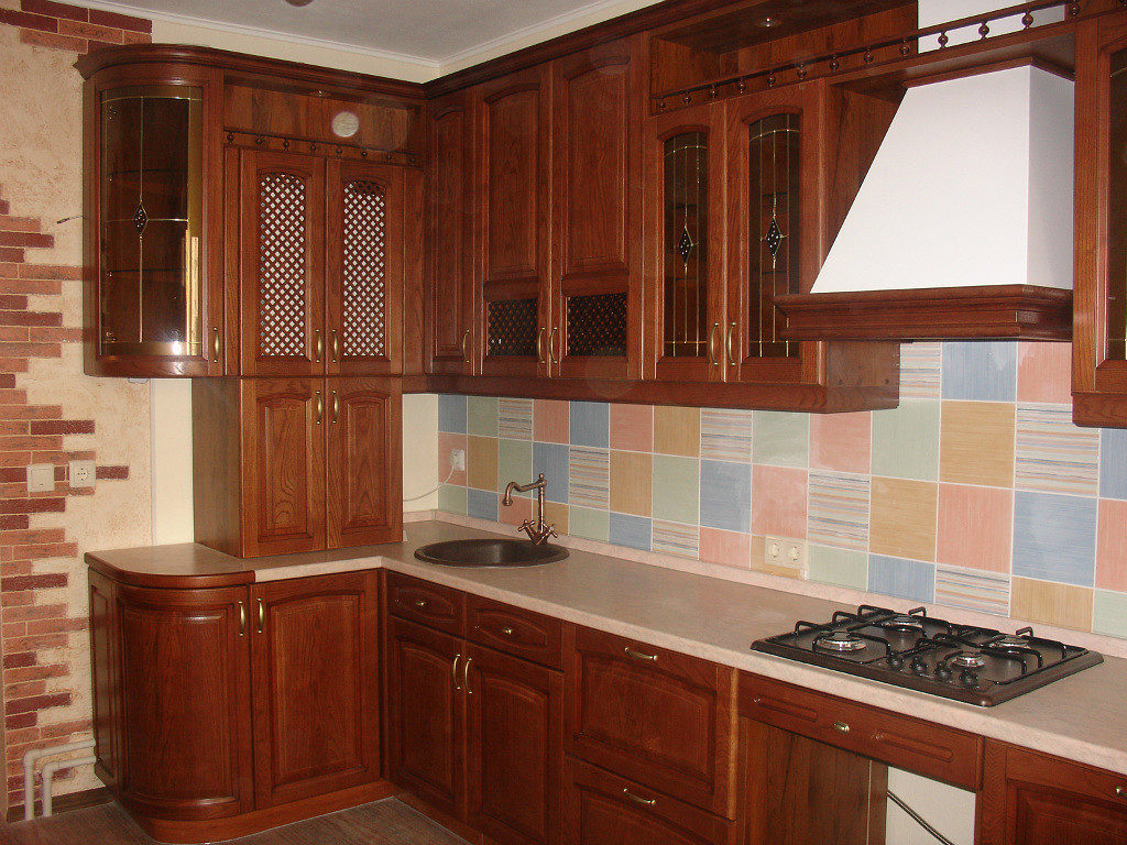 Set de colț cu fațade din lemn maro