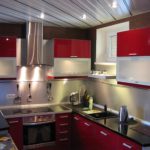 Dapur padat dengan siling aluminium