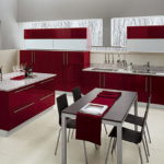 Reka bentuk dapur dengan meja makan