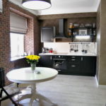 Bunga kuning dalam pasu kaca