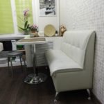 Canapé de cuisine avec pieds en métal