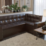 Γωνιακός καναπές με δερμάτινη ταπετσαρία για την κουζίνα