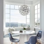 Τραπεζαρία στο προσαρτημένο μπαλκόνι