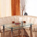 Plan de travail en verre avec pieds en métal