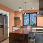 พื้นผิวสีน้ำตาลของเกาะห้องครัว