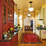 Rug di lantai dapur di rumah persendirian