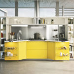 Pulau dapur dengan facades kuning