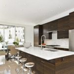 Plafonul alb cu faruri