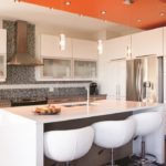 Tabourets de bar avec sièges blancs