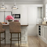 Beyaz bir mutfak bir masaya pembe çiçek