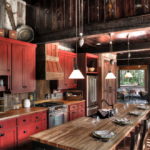 ครัวไม้คลาสสิกสีแดงเข้ม