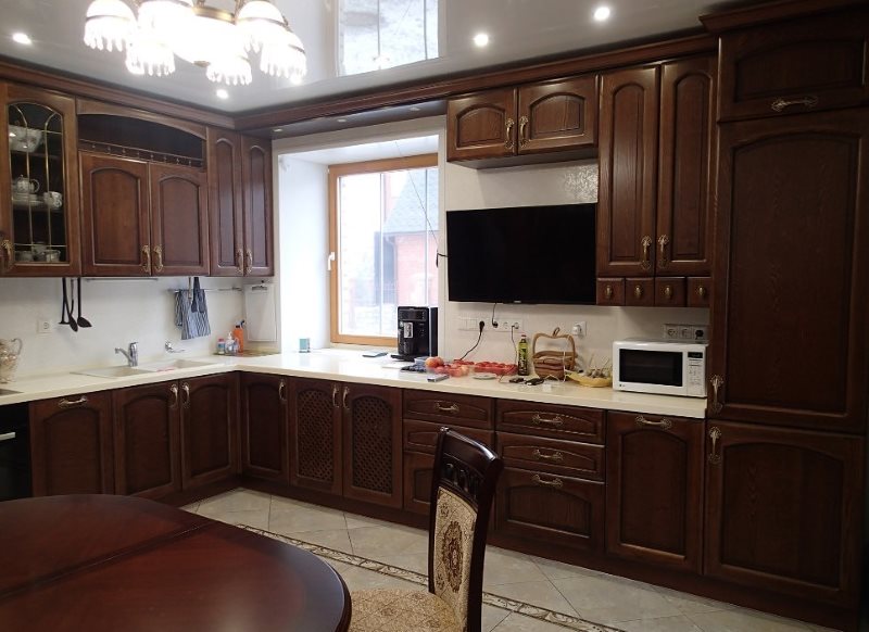 Bucătărie clasică cu tavan extensibil