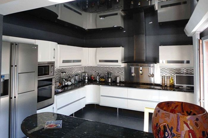 Techo elástico brillante.