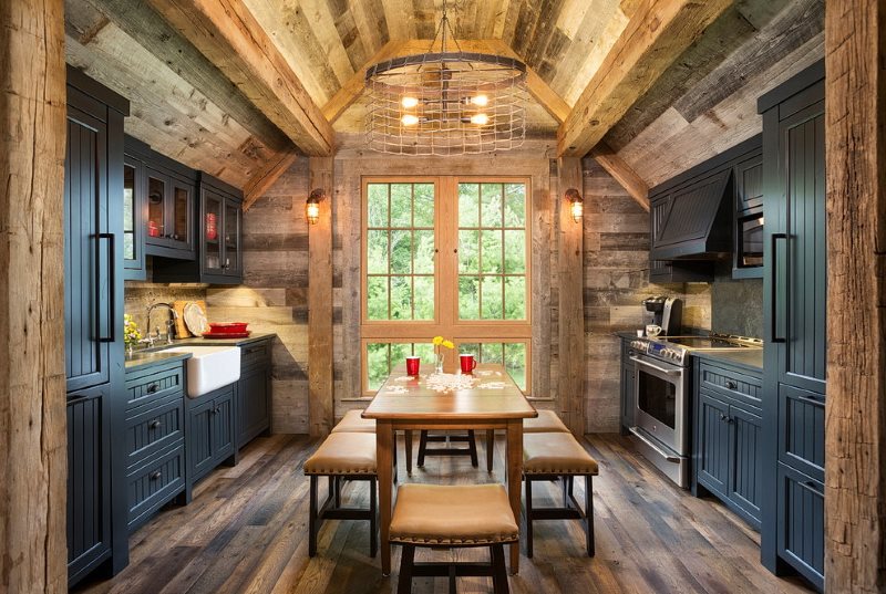 Chalet-style private home kitchen