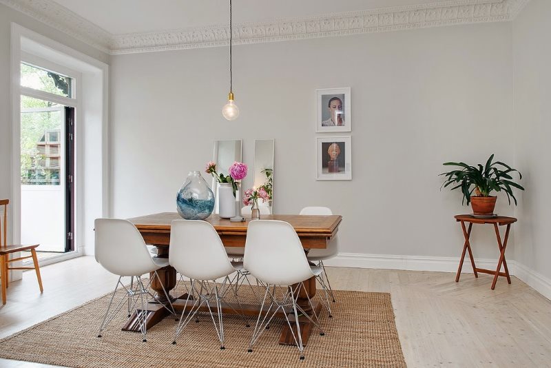 Modern kitchen chairs with plastic seats