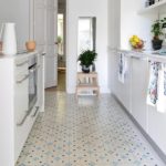 Jubin Mosaic di lantai dapur