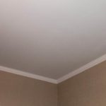 Plafonul alb în bucătărie 9 pătrate