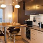 Φωτιστικά οροφής πάνω από τη ράβδο