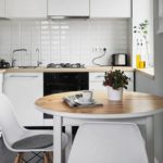 Dining area in the corner kitchen