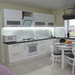 Γραμμικό ακουστικό σε μοντέρνο στυλ