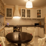 Γύρος ξύλινο τραπέζι