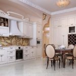 Οβάλ πλάτες από καρέκλες κουζίνας