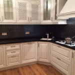 Μαύρη κεραμική μωσαϊκή ποδιά