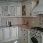 Γωνιακή κουζίνα με πλαστική ποδιά