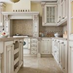 Κεραμικό πάτωμα στο εσωτερικό της κουζίνας