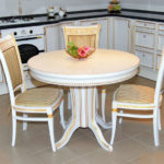 Round table white