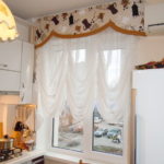 Cortina francesa de un velo blanco