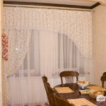 Servilletas de bambú en la mesa del comedor