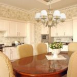 Surface de table à manger laquée