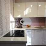 Casque compact pour une petite cuisine