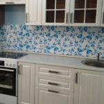 Disposition à une rangée dans une petite cuisine