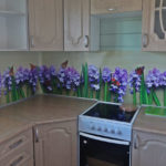 Belles fleurs sur un tablier acrylique