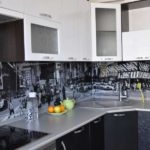 Casque en L gris et blanc