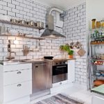 Campana abierta en la pared de la cocina.