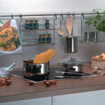 Livre de recettes sur garde-corps en métal