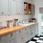 Auriculares lineales con encimera de madera