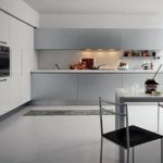 Minimalismo cocina gris