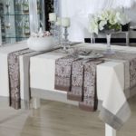 Décorer une table à manger avec des textiles